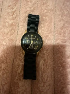 Tradera Michael Kors Damklocka - Svart Silikonarmband & Guldfärgad> Andet Urrelateret