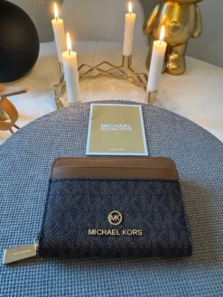 Fashion Michael Kors Plånbok ”Jet set small zip around Tegnebøger