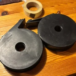 Tradera MINIDISP dispenser med märklappar för skytte.> Skydning