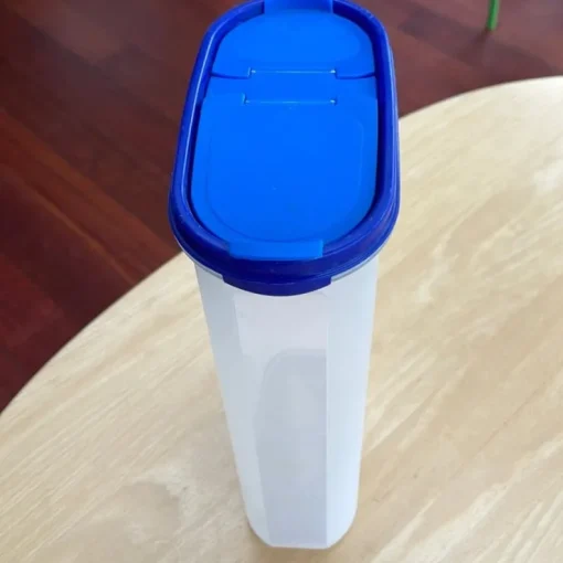 Tradera MODELETT TUPPERWARE MED LOCK, 2,9 LITER| Tupperware