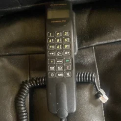 Tradera Motorola biltelefon> Mobilia