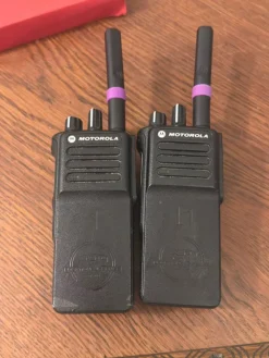 Tradera Motorola DP4400e Handapparater (2 st)| Amatørradio