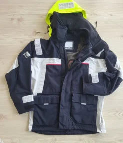 Tradera Musto BR2 svart och ljusgrå seglarjacka L> Sejlads
