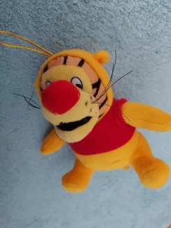 Tradera NALLE PUH samlarobjekt 80-tal 100 % polyester Längd ca 15,5 cm> Øvrigt Samlerlegetøj