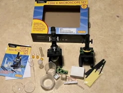 Tradera National Geographic Mikroskop 1200x – 47 Delar, Extra Glasplattor & Rengjort!| Mikroskop