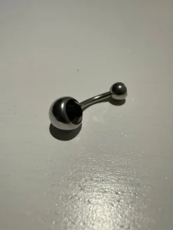 Tradera Navelpiercing / Piercing (Svart)> Piercinger