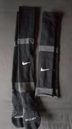 Tradera Nike fotbollssokar, svarta, långa - storlek XS (20 cm fotlängd mätt platt)> Fodbold