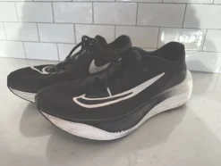 Tradera Nike ZoomX Invincible Run Flyknit Löparskor - Svart> Løb