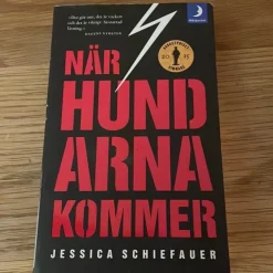 Best Sale När hundarna kommer - Jessica Schiefauer - 2015 Børne- & Ungdomsbøger