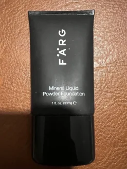 Tradera Ny & oöppnad FÄRG Flytande Mineralfoundation – Fair> Makeup