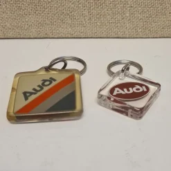 Tradera NYCKELRINGAR 2 st. plast, Audi.> Mobilia