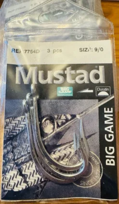 Tradera OBS MUSTAD 9/0 REF:7754D. 3 st kvalitetskrokar i original förpackning!> Fiskeudstyr