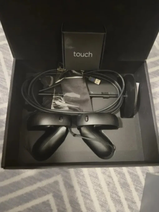Tradera Oculus Rift VR-headset> Andre Computer- & Tv-spil