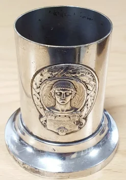 Tradera Olympiska Spelen Stockholm 1912 - kopp/cigarettebägare i nysilver.> Olympia
