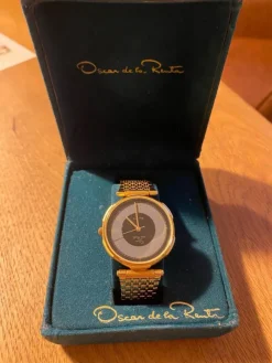 Tradera Oscar de la Renta Guld Ur| Andet Urrelateret