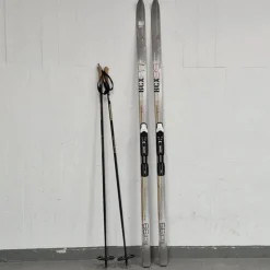 Tradera Paret längdskidor med stavar - FISCHER, EUROPA 99 TOUR - Skidor> Langrend