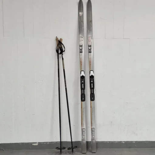 Tradera Paret längdskidor med stavar - FISCHER, EUROPA 99 TOUR - Skidor> Langrend