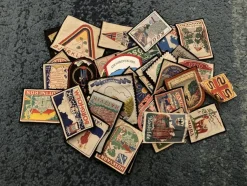 Tradera Parti 40 stycken vintage broderade tygmärken turistkuriosa> Øvrige Samleobjekter