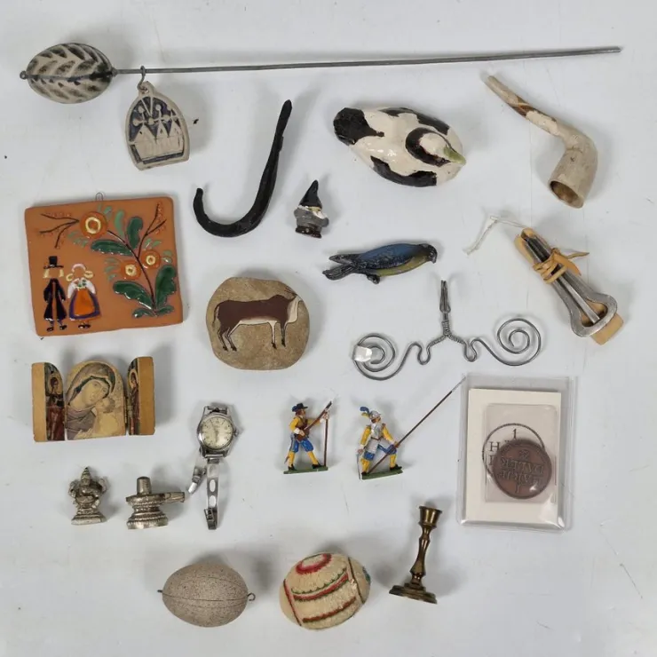 Fashion Parti diverse föremål - Figurin - Keramiktavla - Tennfigurer - Tomte - Krok m.m Øvrige Antikviteter & Design