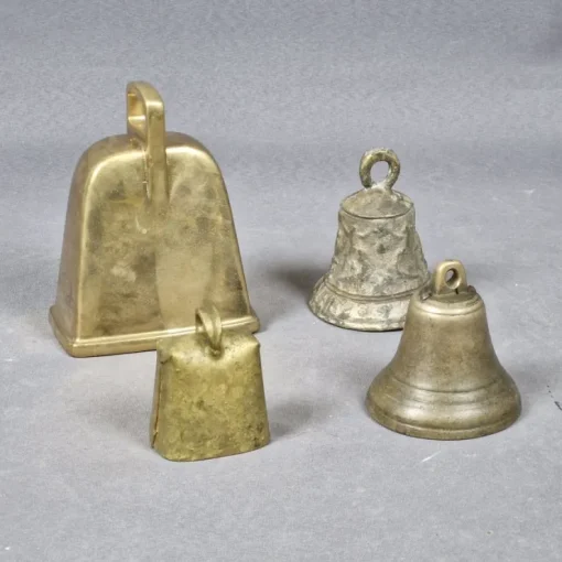 Best Parti klockor i mässing, mm. - Bordsklockor - Ringklockor - 1900-tal- Vintage Tin & Messing