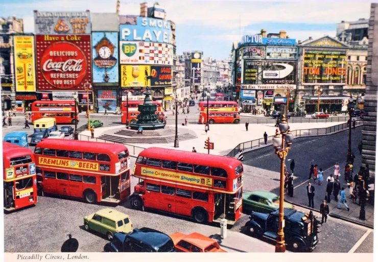 Tradera Piccadilly Circus, London UK postcard circa 1970s-Eros statue and neon lights| Verden Undtagen De Nordiske Lande