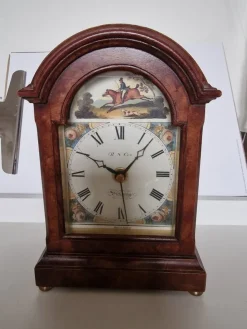 Tradera Pickering väggklocka med R.N. Cox made in England> Andet Urrelateret