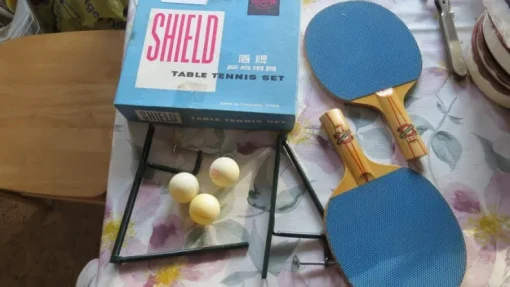 Tradera Pingis set - Shield bordtennisracket 60 tals samlarsak> Bordtennis