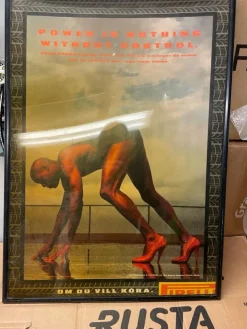 Tradera Pirelli Poster med Carl Lewis> Plakater