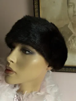 New Pälsmössa, mink, pälshatt, vintage, 40 kr Hovedbeklædning