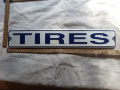 Tradera plåtskylt tires däck> Skilte