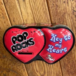 Tradera Pop Rocks - Sparbössa - Plåtburk - Vintage - Samlarobjekt - 80-90-tal> Sparebøsser