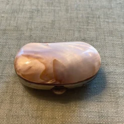 Flash Sale Portmonnä i skinn och pärlemor Kuriosa