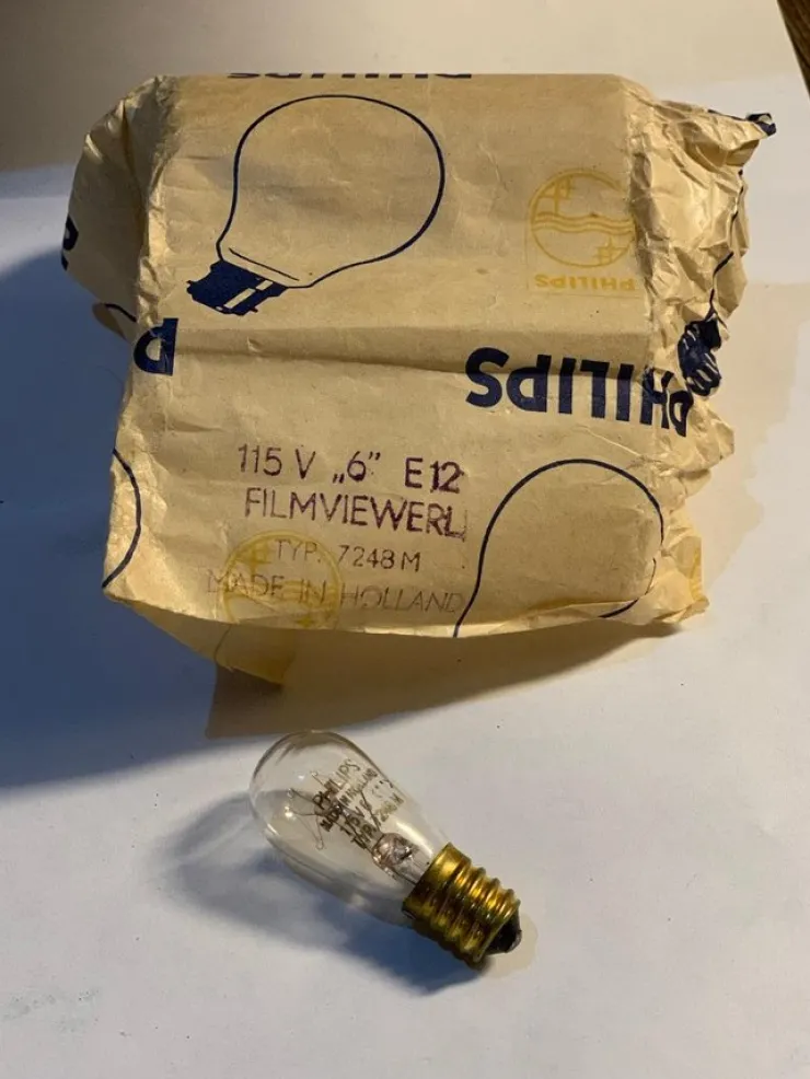 Tradera Projektorlampa Vintage NOS Philips 7248M 115V 6W E12| Analoge Projektorer