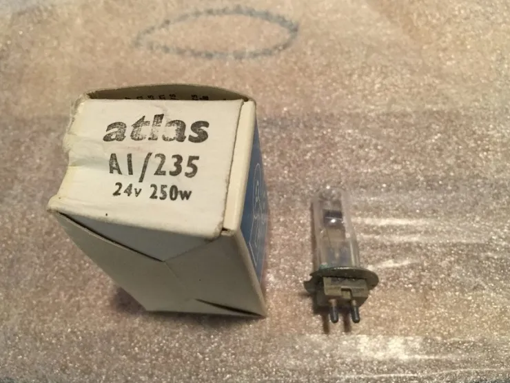 Tradera Projektorlampa Vintage NOS Atlas A1/235 24V 250W, 7763C PG22d| Analoge Projektorer