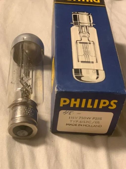Tradera Projektorlampa Vintage NOS Philips 6153C/05 115V 750W BA28s| Analoge Projektorer