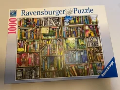Tradera Pussel Ravensburger 1000 bitar ”The Bizzare Bookshop| Puslespil