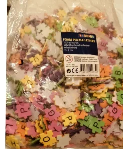 Tradera Pusselbokstäver/ scrapbooking / klistermärken/ självhäftande ca 2000 st| Hobbymaterialer