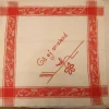 Hot Rakhandduk, broderad med Gå ej orakad, rakhyvel och rakborsten i bården Kuriosa