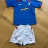Tradera Rangers fotbollströja och shorts, storlek 11-12 år> Fodbold