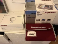 Tradera Raymarine C80 Navigation Display med RS130 GPS-mottagare| Både