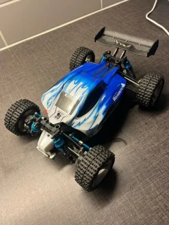 Tradera RC-bil från wltoys A959 65km +| Radiostyret