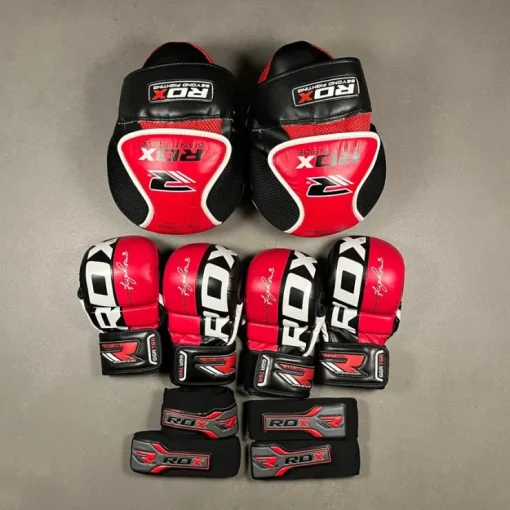 Tradera RDX Kampsportsset - Boxningshandskar, Fokuspads & Handlindor> Boksning