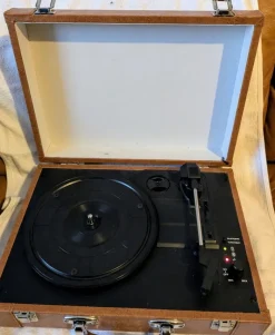 Shop Renoveringsobjekt: Sound One Retro Skivspelare MD-21803 Obs defrekt Stereo Og Hifi