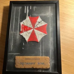 Tradera Resident Evil The Lickers - Väggkonst Abandoned house collectibles> Filmmemorabilia