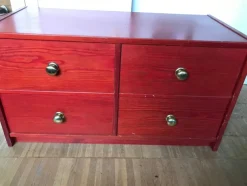 Tradera Retro röd byrå och stor spegel från 1970 talet| Møbler