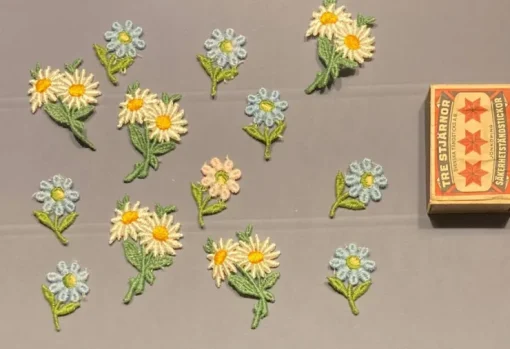 Sale Retro tygblommor 70-tal Stofmærker & Pins