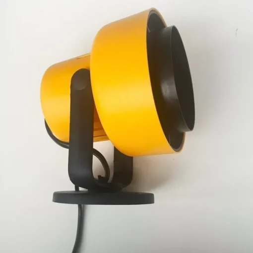 Tradera Retro vägglampa av gul och svart plast.| Lamper