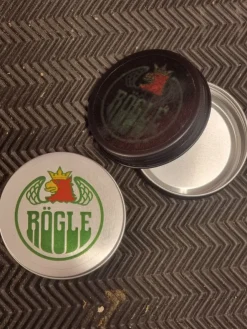 Tradera Rögle snusdosa i metall 1st> Tobakiana