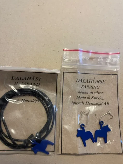 Tradera Örhängen och halsband, dalahästar> Andre Smykker