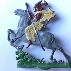 Tradera Ridande Indian i tenn Till häst Tennsoldat Leksaker Tennfigur Figur ca 4 cm hög| Militærlegetøj